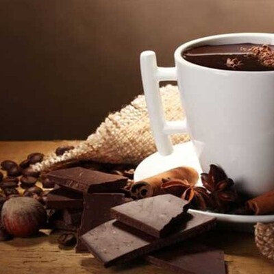 How to Make Thick Homemade Hot Chocolate and Its Important tips.