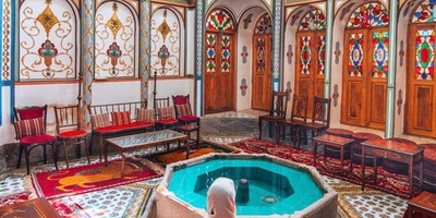 A Stunning Look Inside the Shahneshin-e-Molabashi House in Isfahan: One of the Most Unique Qajar-Era Homes with Vibrant Stained Glass and a Dreamlike Atmosphere That Uplifts the Soul 😍