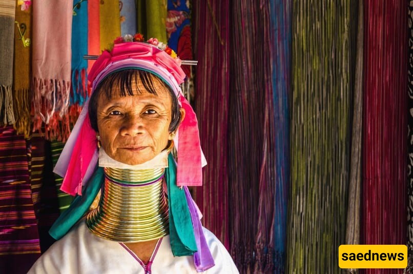 Stunning Images of Women with Giraffe-Like Necks Capture Global Attention