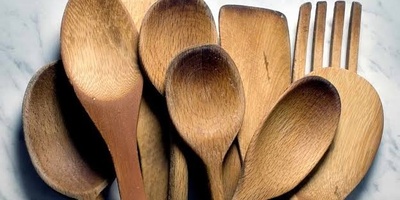 Why Do Wooden Spoons Sometimes Hold Food Smells For A Long Time?