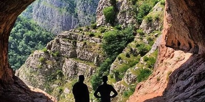 A Delightful Exploration of the Amazing Darband Rashi Cave in Gilan, Iran: Traces of Ancient Human Habitation + Photos