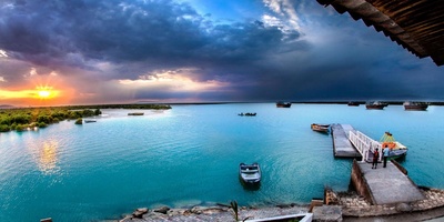 Journey to Qeshm’s Naz Island: Iran’s Most Unique Spot for Walking Amid the Sea