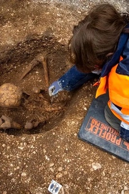 2,000-Year-Old “Seated” Skeletons Unearthed Beneath School During Renovation