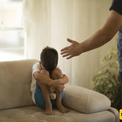 11 Common Parenting Mistakes Most Parents Make / Never Do These in Front of Your Child