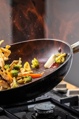 Effective Tricks To Reduce Frying Smell In The Kitchen