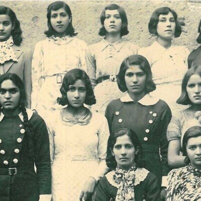 Today in History Frame / 8 Rare Photos of the Fascinating Attire of Students from Iran’s First Girls' Schools