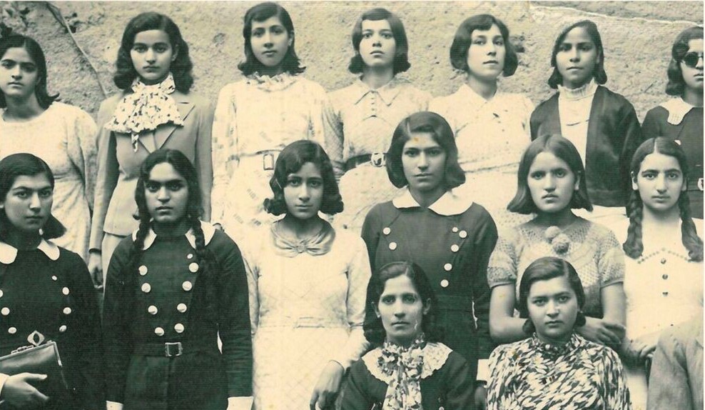 Today in History Frame / 8 Rare Photos of the Fascinating Attire of Students from Iran’s First Girls' Schools