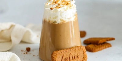 Thick Lotus Milkshake Recipe with Caramel Flavor – A Popular Creamy Drink