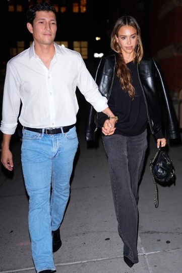 Jessica Alba and Danny Ramirez