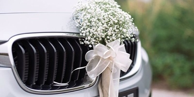A Surprising Twist After a Wedding Car Breaks Down on the Road