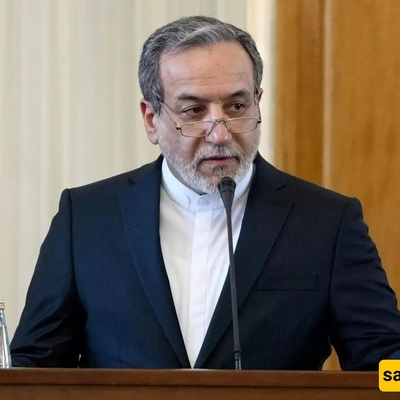 Araghchi’s Visit to the Specialized Library Building of the Ministry of Foreign Affairs, Which Was Attacked yesterday + photo