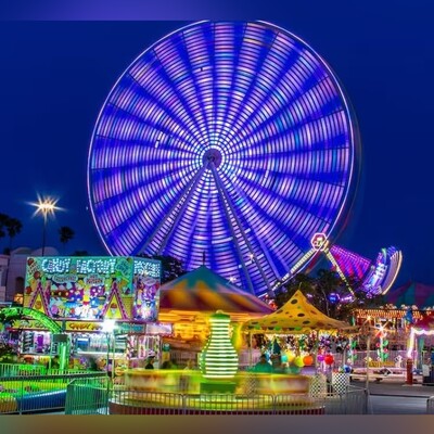 [VIDEO] Heroic Bystanders Prevent Catastrophe at Amusement Park Ride!