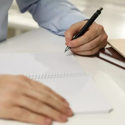 Are Most Twins Left-Handed or Right-Handed?