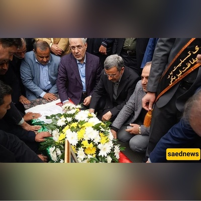 Flashback: Ahmadinejad Kneels Beneath His Transport Minister’s Casket in Rare Show of Reverence