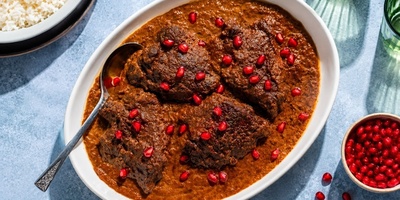 How to Make Classic Persian Fesenjan with Chicken for 4–10 People + Step-by-Step Guide