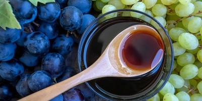Incredible Benefits of a Few Spoonfuls of Grape Molasses: Properties, Nature, and Side Effects