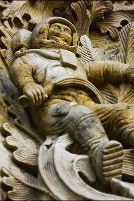 Mysterious Ancient Tomb of an Astronaut Discovered [Photo]