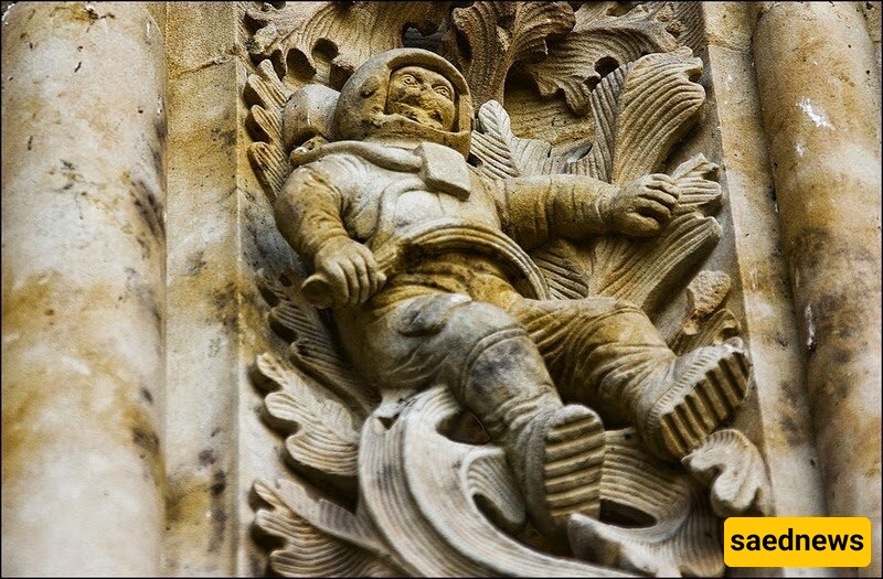 Mysterious Ancient Tomb of an Astronaut Discovered [Photo]