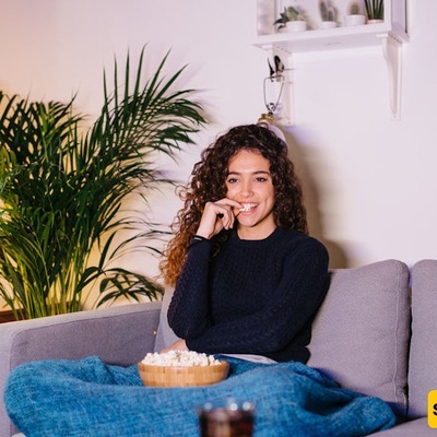 Why Do Some People Eat More Without Realizing It While Watching a Movie?