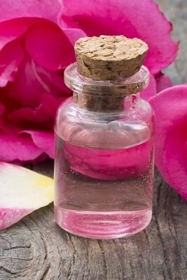 Introduction to the Rosewater Distillation Ceremony and Its Timing in Kashan