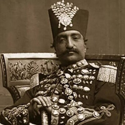Today’s Historical Frame/ A Journey to the Qajar Era: From Naser al-Din Shah’s Selfies with a European Hat to Malijak, the Beloved Court Jester in the Arms of the King + Photo