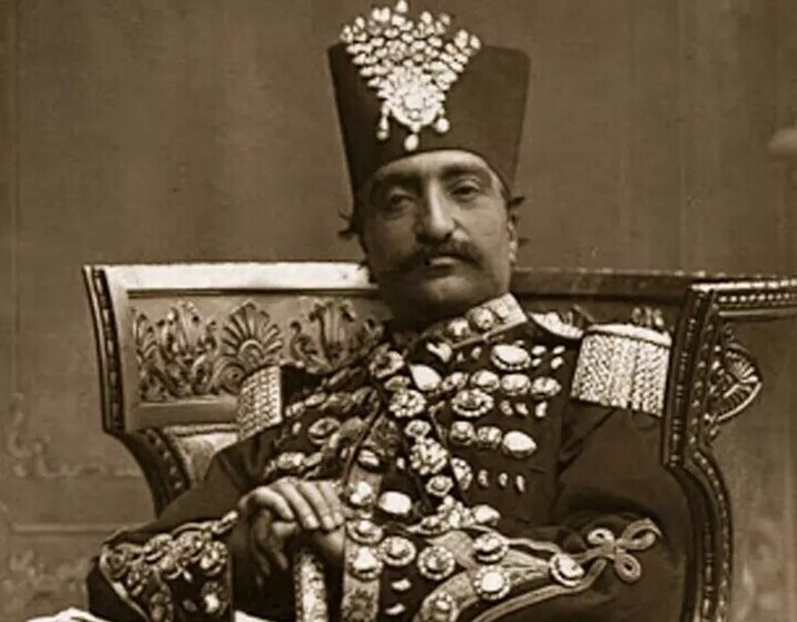 Today’s Historical Frame/ A Journey to the Qajar Era: From Naser al-Din Shah’s Selfies with a European Hat to Malijak, the Beloved Court Jester in the Arms of the King + Photo