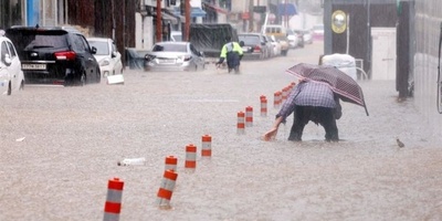 South Korea Lashed by Heavy Rain, Two Dead, over 1,000 Evacuated