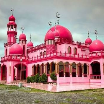 Discover the Stunning Architecture of the Philippines' Pink Mosque