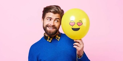 Hidden Signs of a Man in Love: From Body Language to Everyday Behavior
