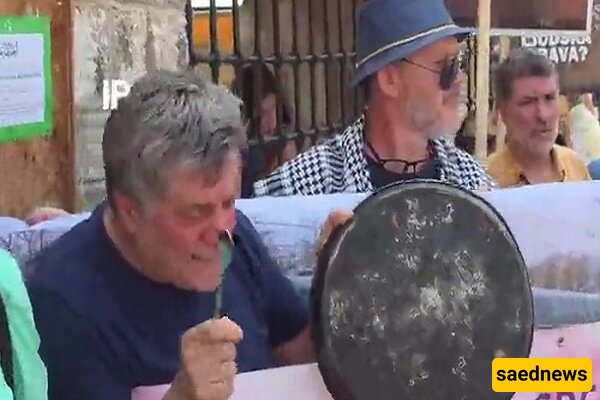 Sarajevo Protest With Empty Pots Highlights Gaza's Starvation