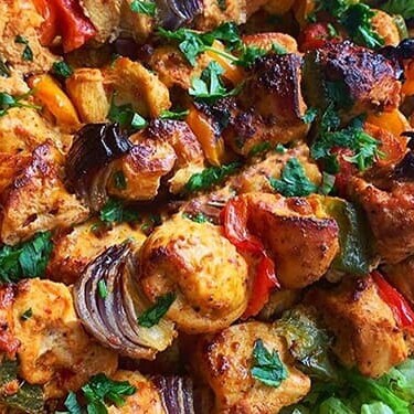 How to Make Turkish-Style Grilled Chicken Marinated with Malt Beverage, Yogurt, and Tomato Paste in No Time / A Popular Dish in Turkey