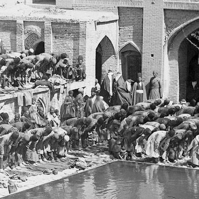Rare, Unseen Photo of Friday Prayer During the Qajar Era