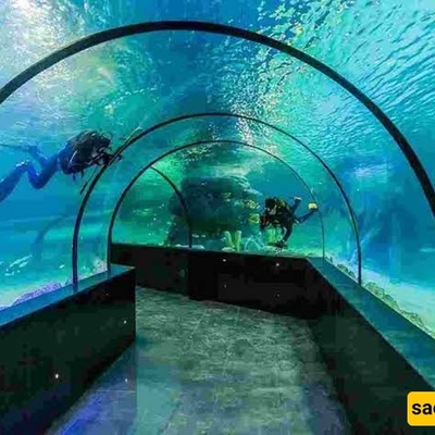 Iran’s First and Largest Aquarium Tunnel in Isfahan