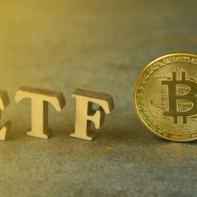 Big ETF Surge on November 24; $129M Bitcoin Inflow Coincides with November Downtrend Break