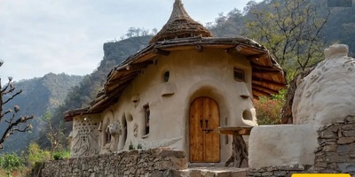 A Look at the Magical Architecture of Five Mud Houses in India That Blend Modern Living with Traditional Design