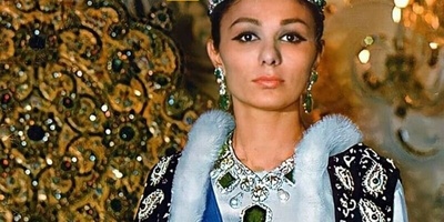 The Luxurious Throne Room and Farah Pahlavi’s Aristocratic Circles in the Private Retreat of the Palace