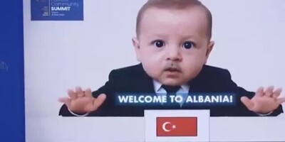 Politicians Have Returned To Their Kindergarten Days; Joking With World Leaders And Prominent Figures Thanks To Artificial Intelligence + Video