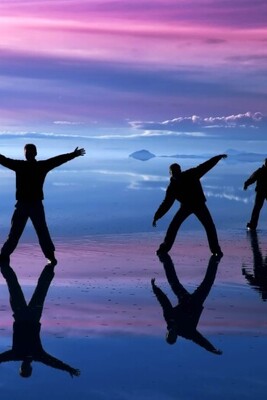 Discover the Stunning Makhregeh Lake: Nature’s Giant Mirror in Kerman