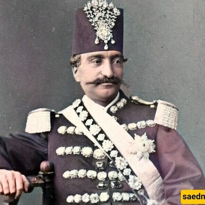 A Funny Selfie Of Naser al-Din Shah Qajar In The Royal Elevator, With His Usual Imperial Sense Of Humor! What Creativity!
