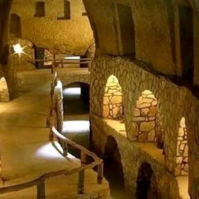 A Tour Of The Largest Underground City in The World Near Kashan / A 1,500-year-old 3-Story City Equipped With a Water Pool And Kitchen.