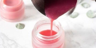 Simple DIY Lip Balm Recipe / How to Make Flavored Homemade Lip Balm with Vaseline