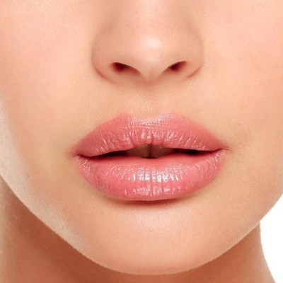 Caring for Swelling After Lip Line and Lipstick Tattoo