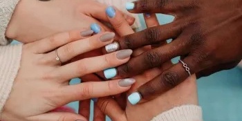 Choosing the Right Nail Polish Color for Your Skin Tone