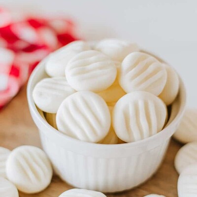 Preparing A Perfect Minty Cream Cheese Candy