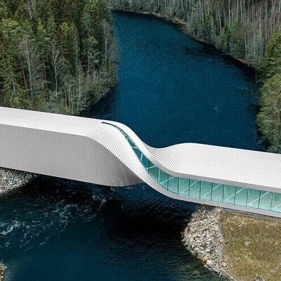The Architect Who Earned the Title of "Madman" — A Striking Example of Creative Madness in Designing the Most Dreamlike House One Could Build Over a River