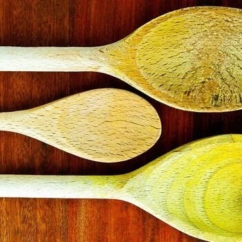 How To Remove Food Stains And Color From Wooden Spoons