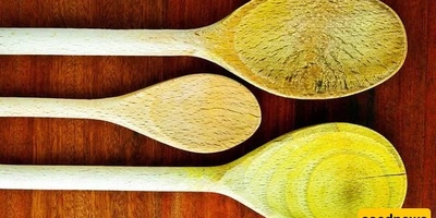 How To Remove Food Stains And Color From Wooden Spoons