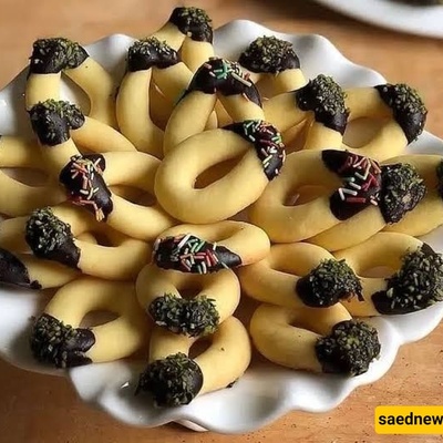 Delicious Homemade Horseshoe Cookies (Naan-e Na'ali) Recipe – Easy Bakery-Style Pastry