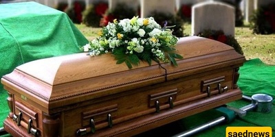 Smiling Photo Of A Family With Their Mother’s Coffin Goes Viral / We Had Never Seen Something Like This Before