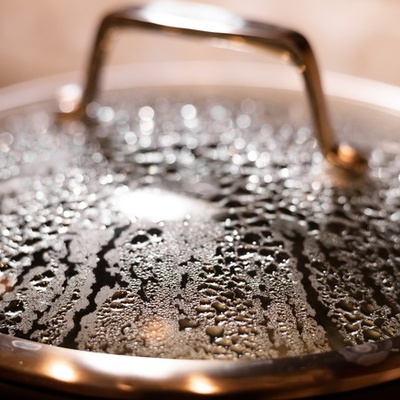 How Steam on a Pot Lid Can Change Cooking Time